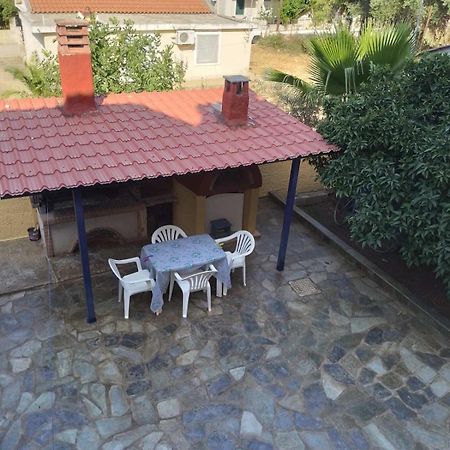 Kali'S Casa Apartment Каравомилос Екстериор снимка