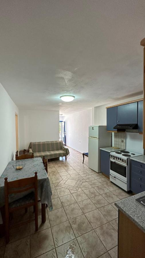 Kali'S Casa Apartment Каравомилос Екстериор снимка
