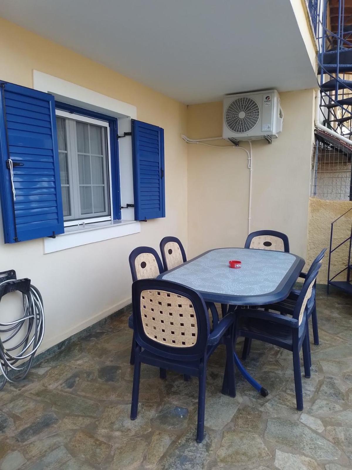 Kali'S Casa Apartment Каравомилос Екстериор снимка